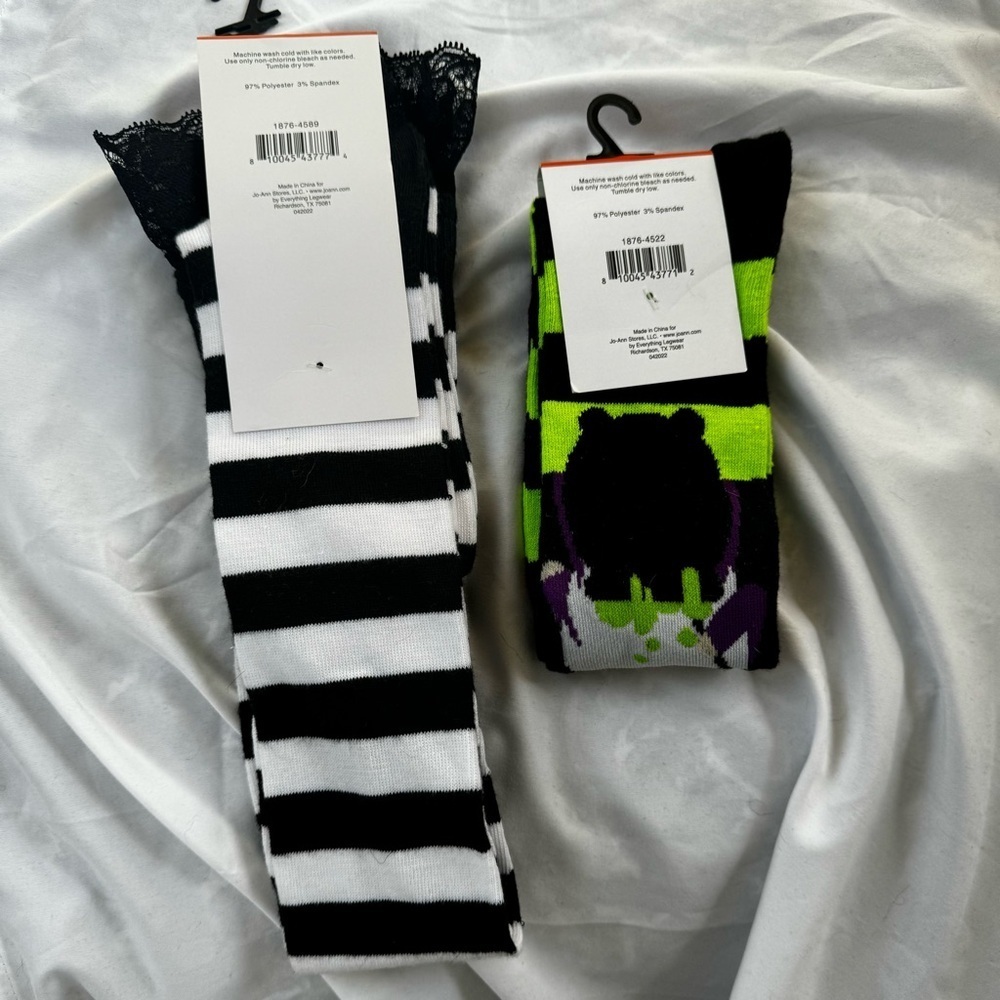 Halloween Novelty Knee Length Socks - 3 Pair - Picture 10 of 14